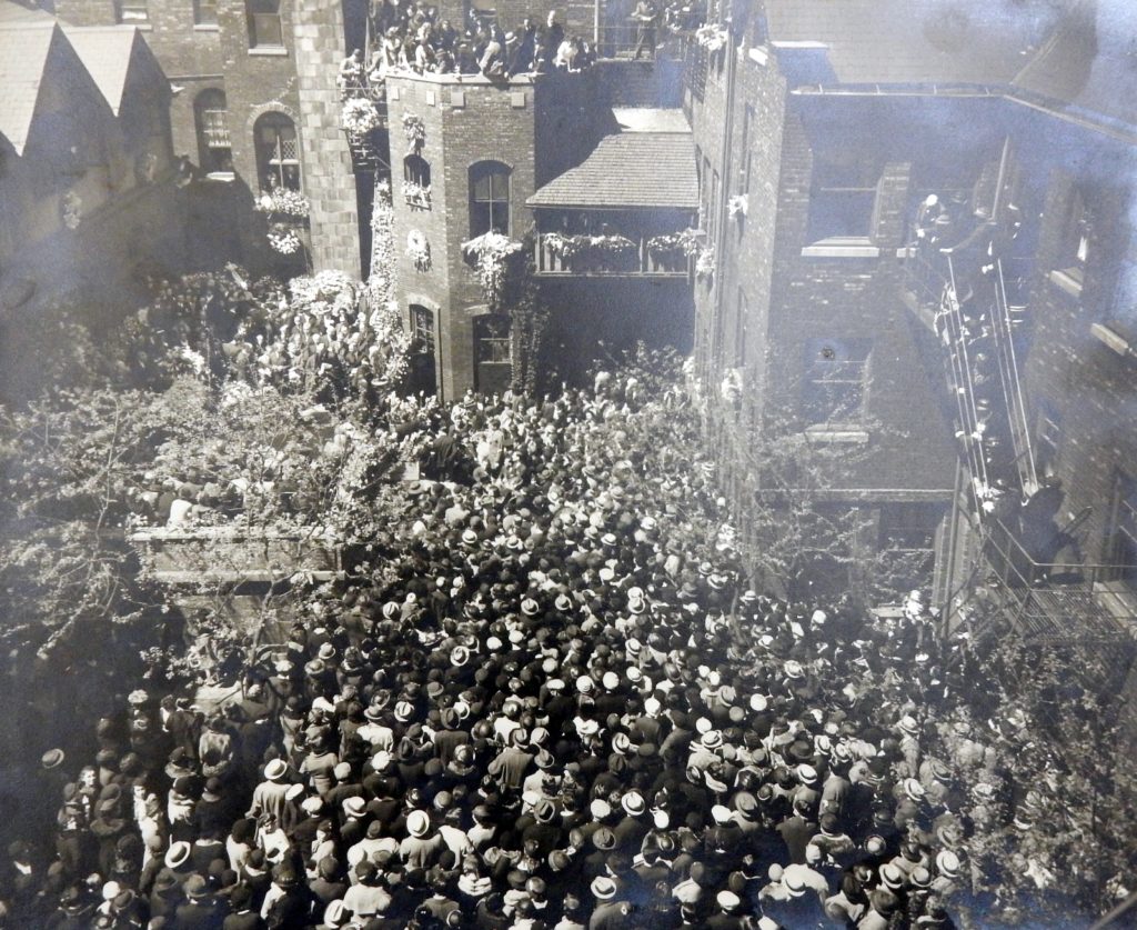 Jane Addams's funeral at Hull-House. Photographed by Wallace Kirkland. (Courtesy of the University of Illinois at Chicago, Department of Special Collections, Lea Demarest Taylor Papers).
